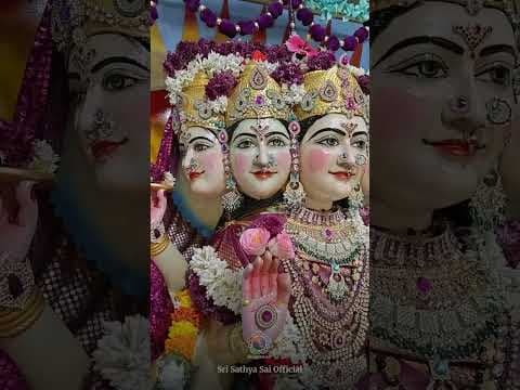 在伽耶特黎圣母前，感受神圣的平静 | Experience the Divine Peace in the Presence of Mother Gayatri